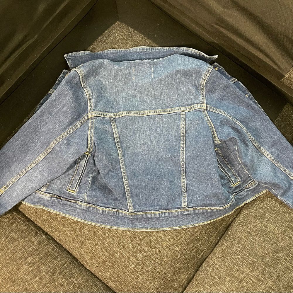 Old Navy Jean Jacket - Picture 6 of 6